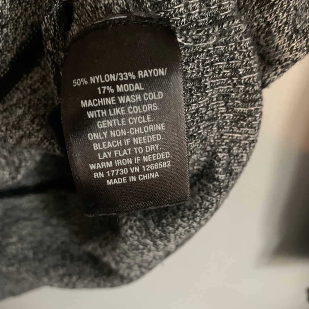 Women’s Mossimo sweater - Picture 6 of 7